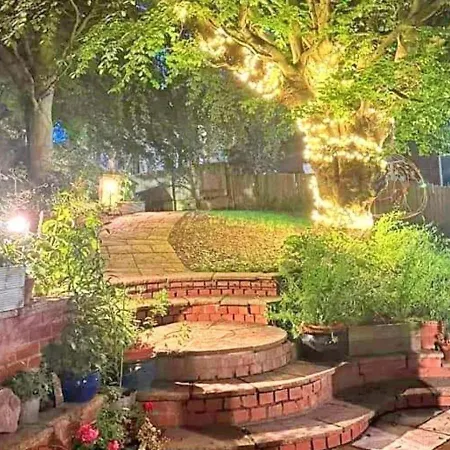 Secret Garden Hideaway * Whitby